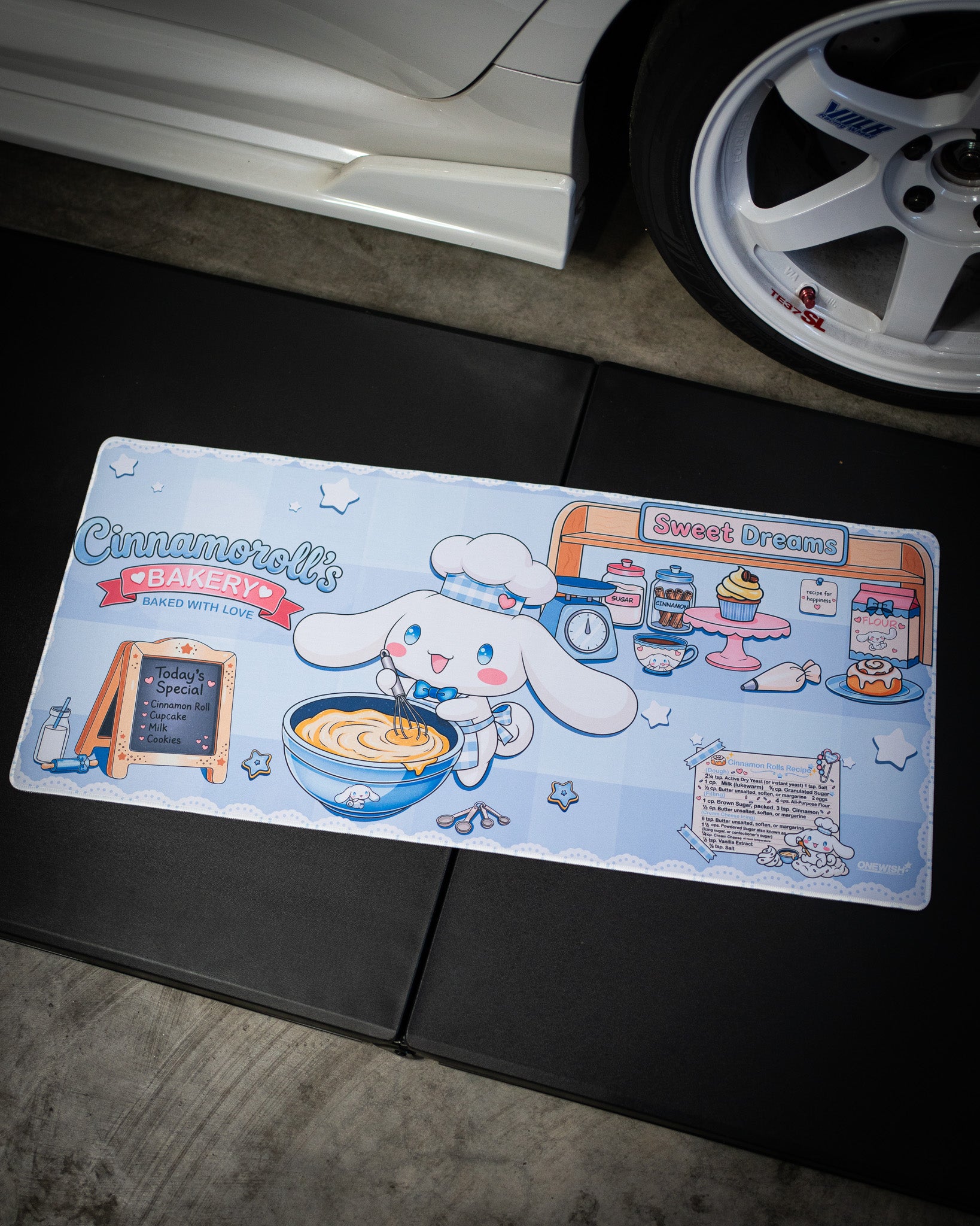 Cinna Bakery Desk Mat